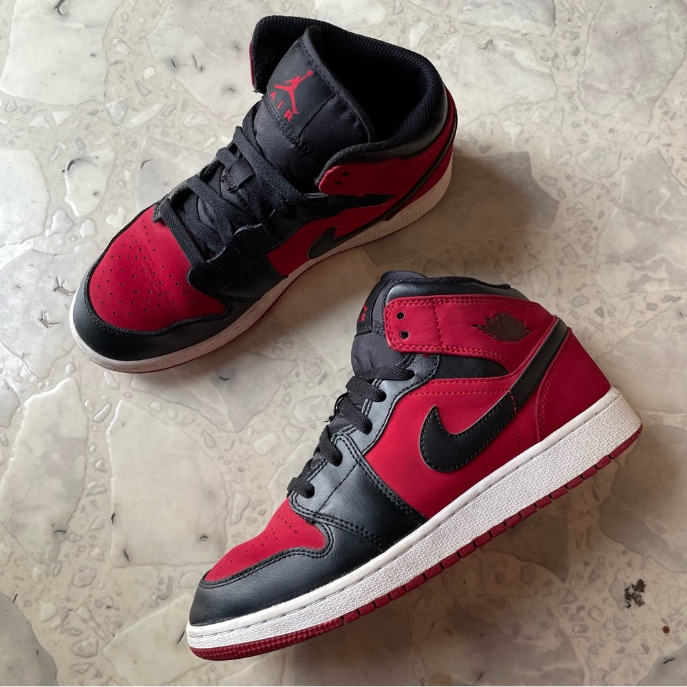 Jordan 1 Mid Gym Red Black